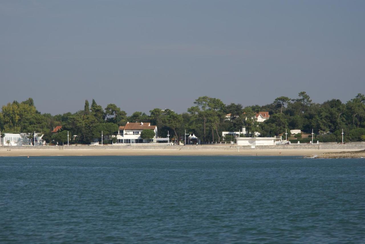 Chambre D'Hotes "Les Volets Bleus" - Villa L'Olivier Cote Mer Vaux-sur-Mer Bagian luar foto