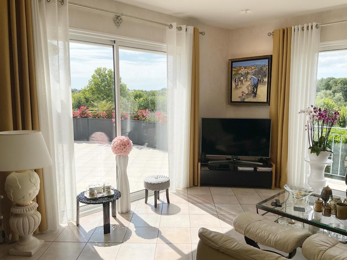 Chambre D'Hotes "Les Volets Bleus" - Villa L'Olivier Cote Mer Vaux-sur-Mer Bagian luar foto